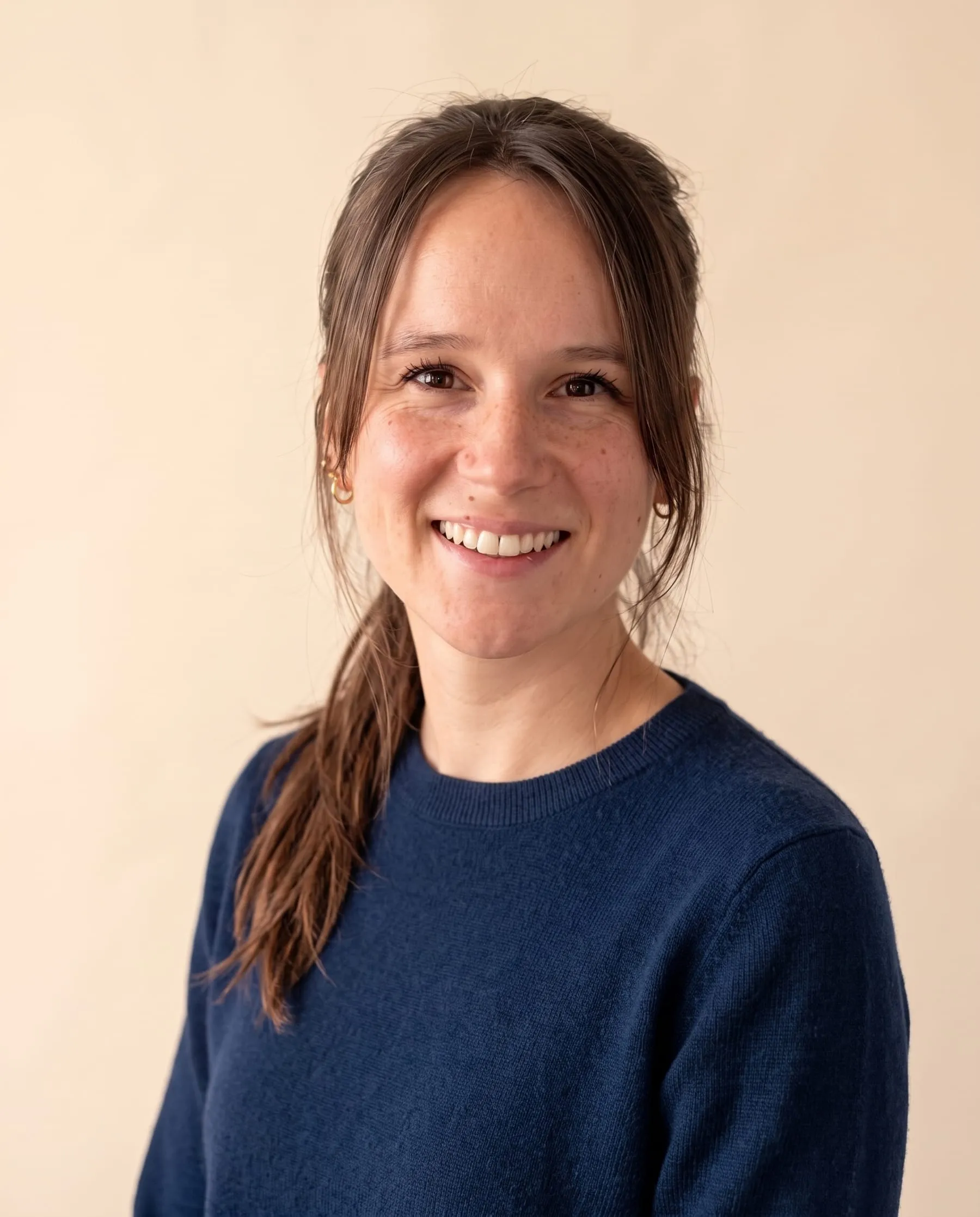 Porträt von Hebamme Jennifer Knauf